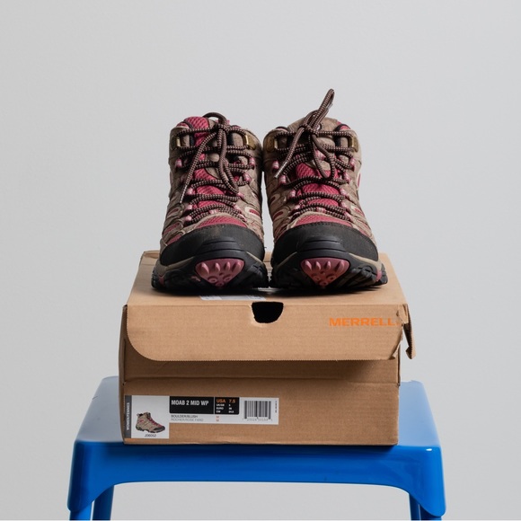 Merrell Women's Moab 2 Waterproof Mid Hiking Boots - Blush - Picture 4 of 9